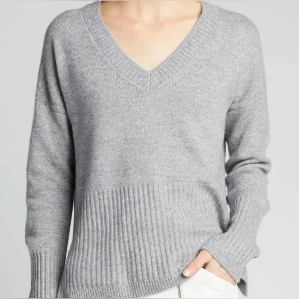 Derek Lam 10 Crosby V-Neck Wool Cashmere‎ Metallic Blend Sweater